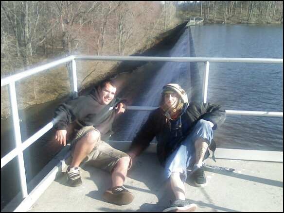 chilin on the dam